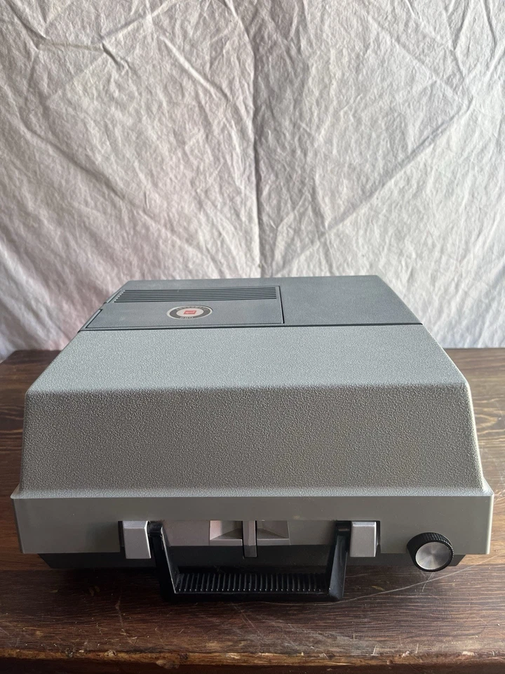 GAF Anscomatic 680 Slide Projector Tested - Image 4 of 4
