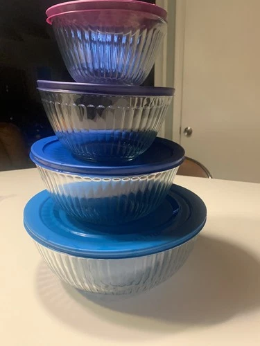 Vintage PYREX Nesting Mixing Bowls Ribbed Clear Set Of 4 w/lids Made in USA