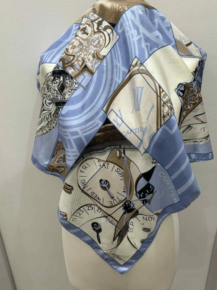 S25#Cartier Paris Monograma Logo Azul Seda Bufanda 26/25 Pulgadas Hecha en Italia Foto 3 de 4