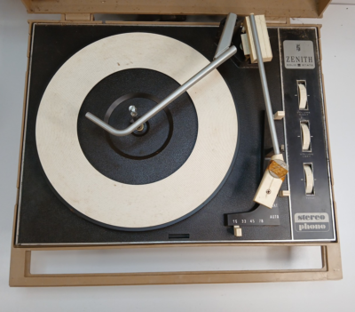 Vintage Portable Zenith Solid State Stereo Phono PARTS OR REPAIR