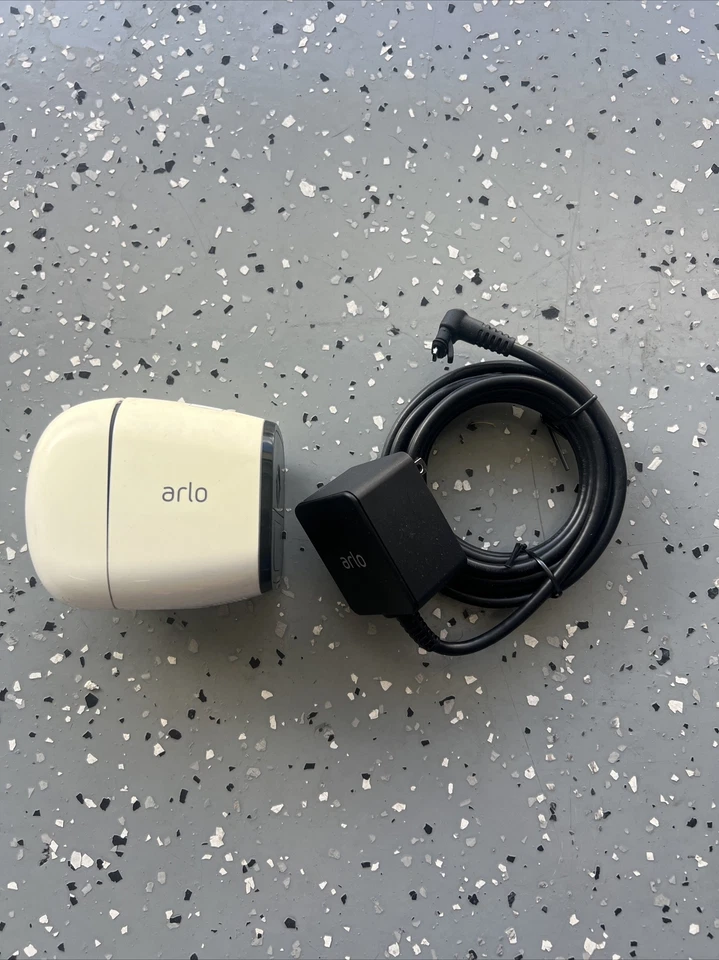 Netgear Arlo Go VML4030 Wireless HD Security Cameras No Batteries With Cable!! - Image 2 of 4