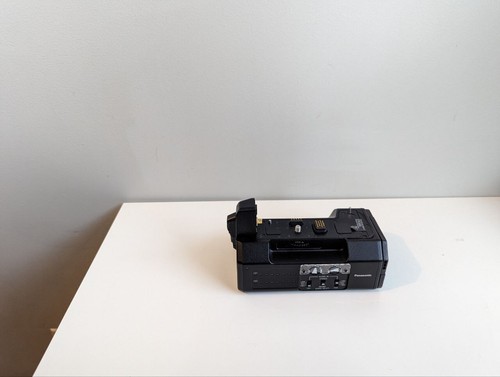 Panasonic Lumix GH4 Body (V-LOG), DMW-YAGH Interface, Charger, Two Batteries - Picture 11 of 16