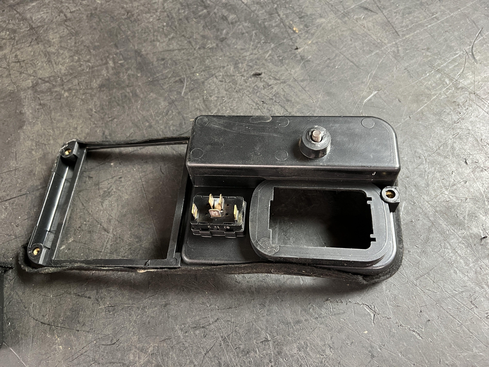 02-06 MASERATI SPYDER CONVERTIBLE TOP ROOF SWITCH
