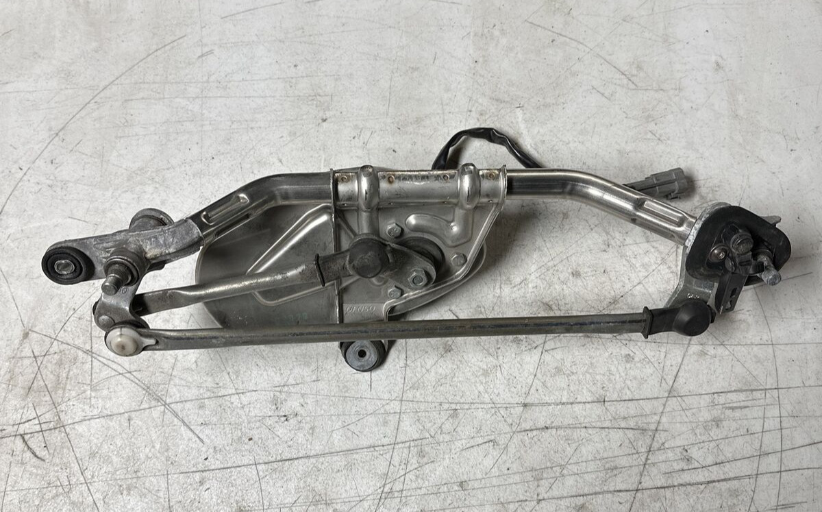 09-18Maserati Gran Turismo  Windshield Wiper Motor OEM