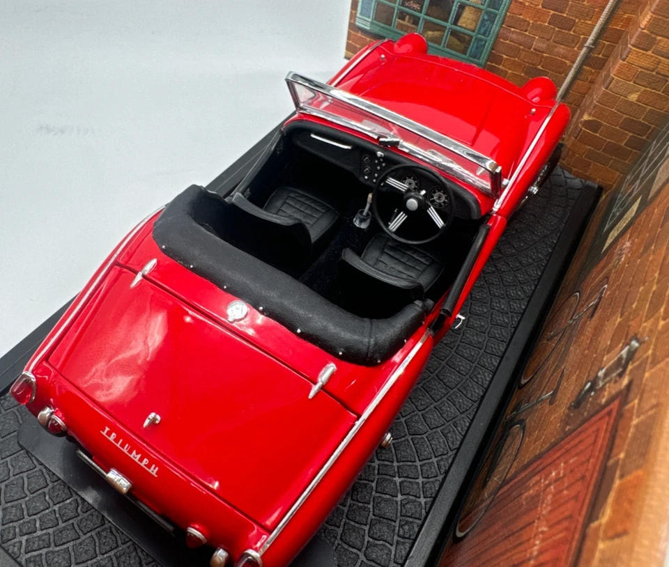 Voitures miniatures 1:18 Kyosho Kyosho Triumph TR3A 1958 rouge/noir avec boite d'origine - Photo 4/4