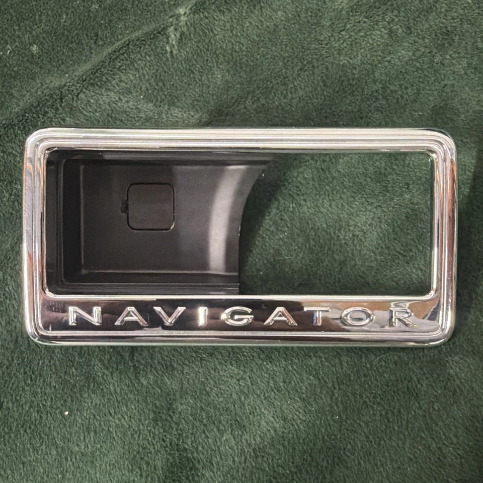 Lincoln Navigator 2007-2014 ¡Pasajero derecho!!!!TRASERO!!! Moldura de manija de puerta interior Foto 2 de 4