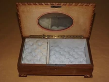 VINTAGE SORRENTO WOOD RINGS JEWELRY MUSIC BOX