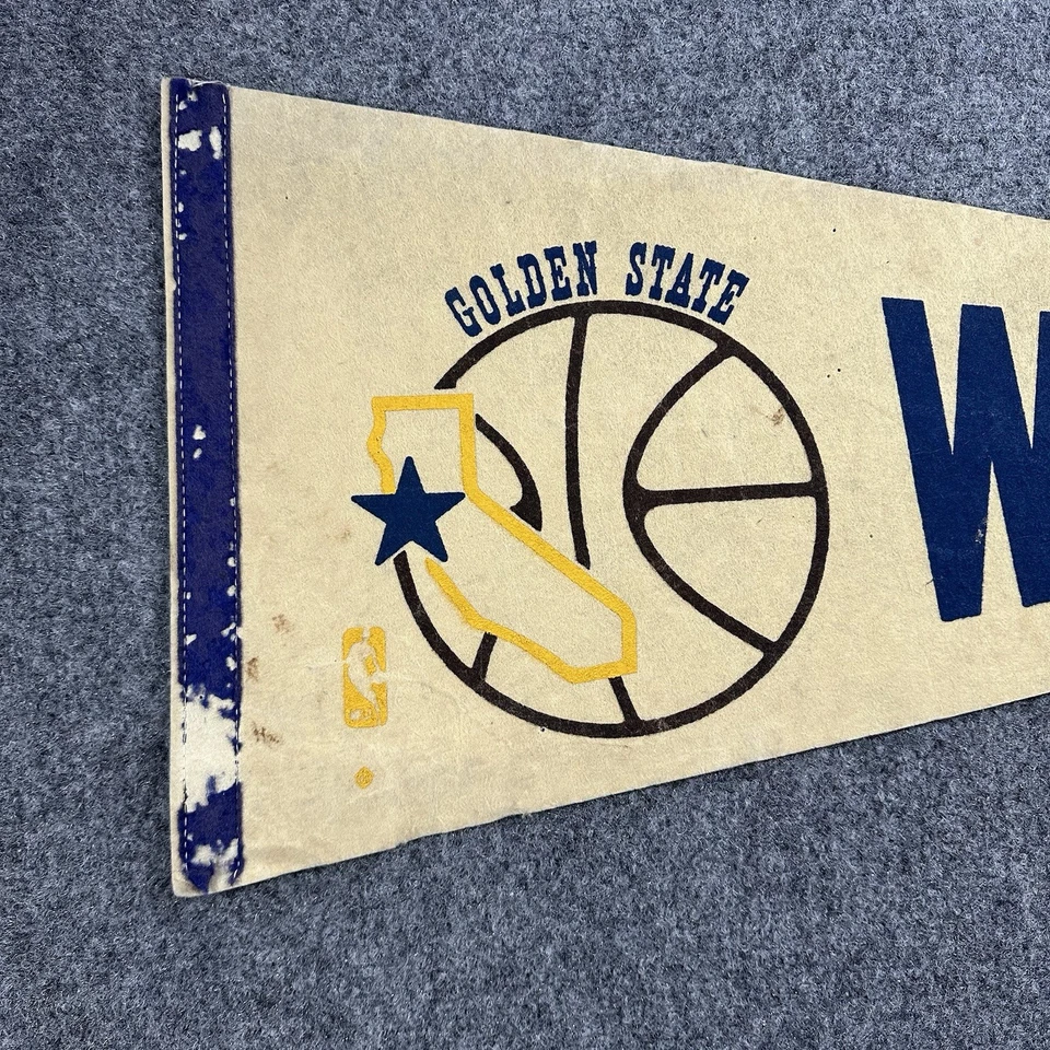Banderín tamaño completo vintage de los Golden State Warriors de la NBA de los años 80 12”x 30” - raro Foto 2 de 4