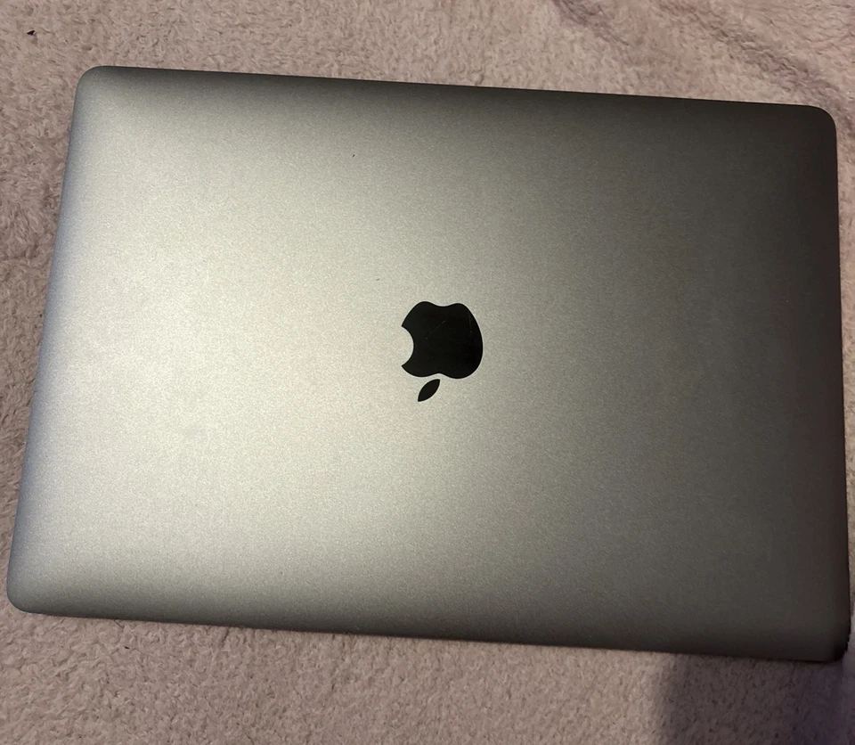 Apple MacBook Pro 13" 2017 · i7 · 8GB · 512GB, photo 1 of 5