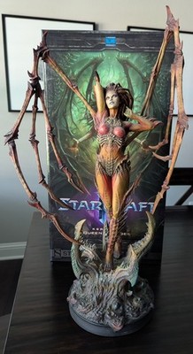 KERRIGAN Queen of Blades Sideshow Statue STARCRAFT 2 BLIZZARD Employee Edition