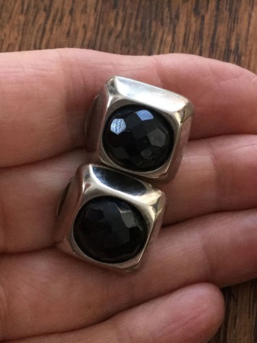 Schöne Qualität Vintage Clip On Ohrringe. Silberton klobiger Nieten schwarzes Glas - Bild 3 von 6