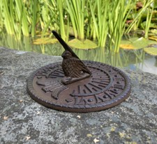 KLEINE METALL GUSSEISEN GARTEN VOGEL SONNENUHR ORNAMENT