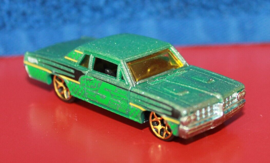 Hot Wheels　GREENLIGHT Greenlight 1:64 - 2016 Nissan GT-R (R35) White - GT-R 50th
