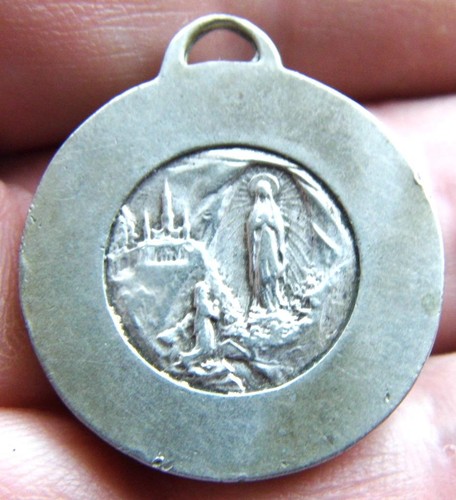 Large Vintage Silver Blessed Virgin Lady Immaculate Holy Medal Fob St Bernadette - Bild 2 von 3