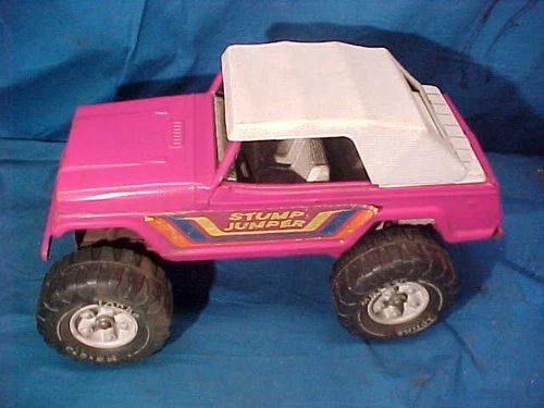 1970s TONKA Pressed Steel  JEEPSTER " STUMP JUMPER" Toy CAR 13"