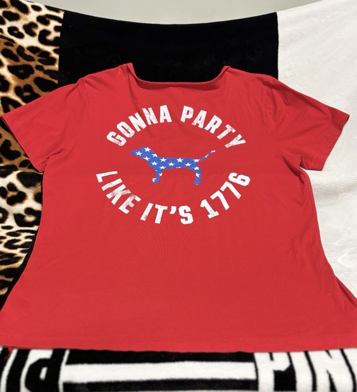 PINK Lace-Up V-Neck Patriotic USA 1776 Graphic Print T-Shirt Red