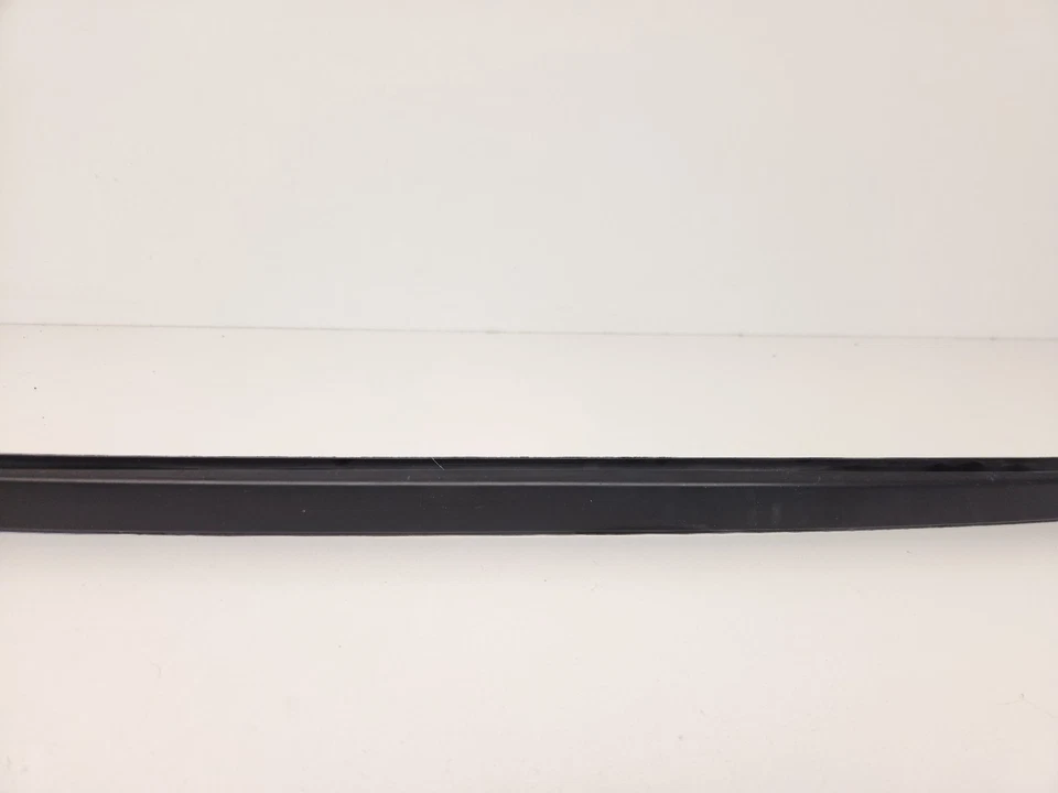 2021-2025 BMW M3 G80 PARA-BRISA ACABAMENTO/VEDAÇÃO DO LADO ESQUERDO DO MOTORISTA 7427873 FABRICANTE DE EQUIPAMENTO ORIGINAL - Imagem 3 de 4