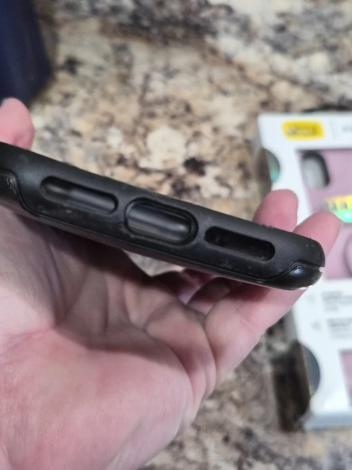 Funda OTTERBOX Otter + Pop Symmetry Series para Apple iPhone XR - Negra Foto 4 de 4