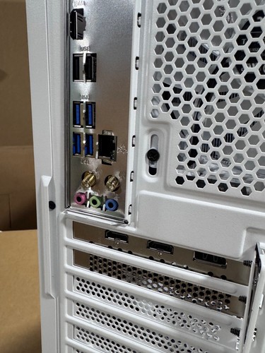 Thermaltake Quartz i350 R4 Intel Core i5 16GB 1TB SSD GeForce RTX 3050 White PC - Bild 5 von 8
