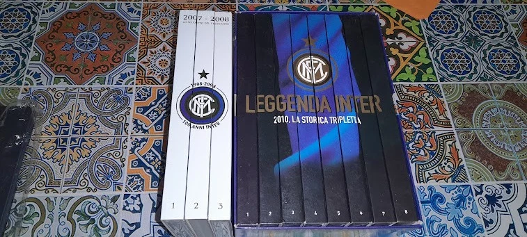BOX+8 DVD nuovi+cover+fas LEGGENDA FC INTER 2010 TRIPLETE+3 DVD SCUD. CENTENARIO - Immagine 3 di 4