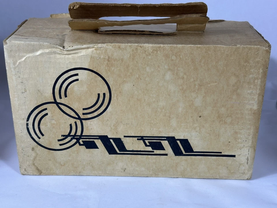 Vintage Smith Victor  L20 - 2 Socket Light Bar - Bulbs are included. - Image 4 of 4