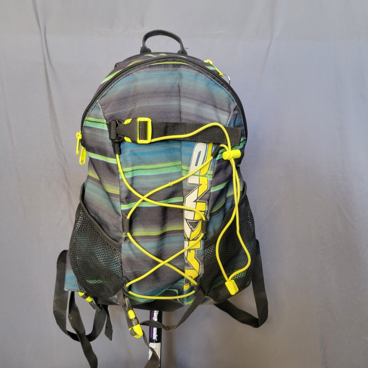 dakine vs north face backpack Campus 33L The generous space includes sleeves for a water bottle and hydration bladder I've had this Dakine backpack