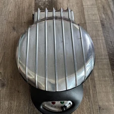 VillaWare Uno Heart Shape Round Waffler Model 2003 Waffle Maker-Tested