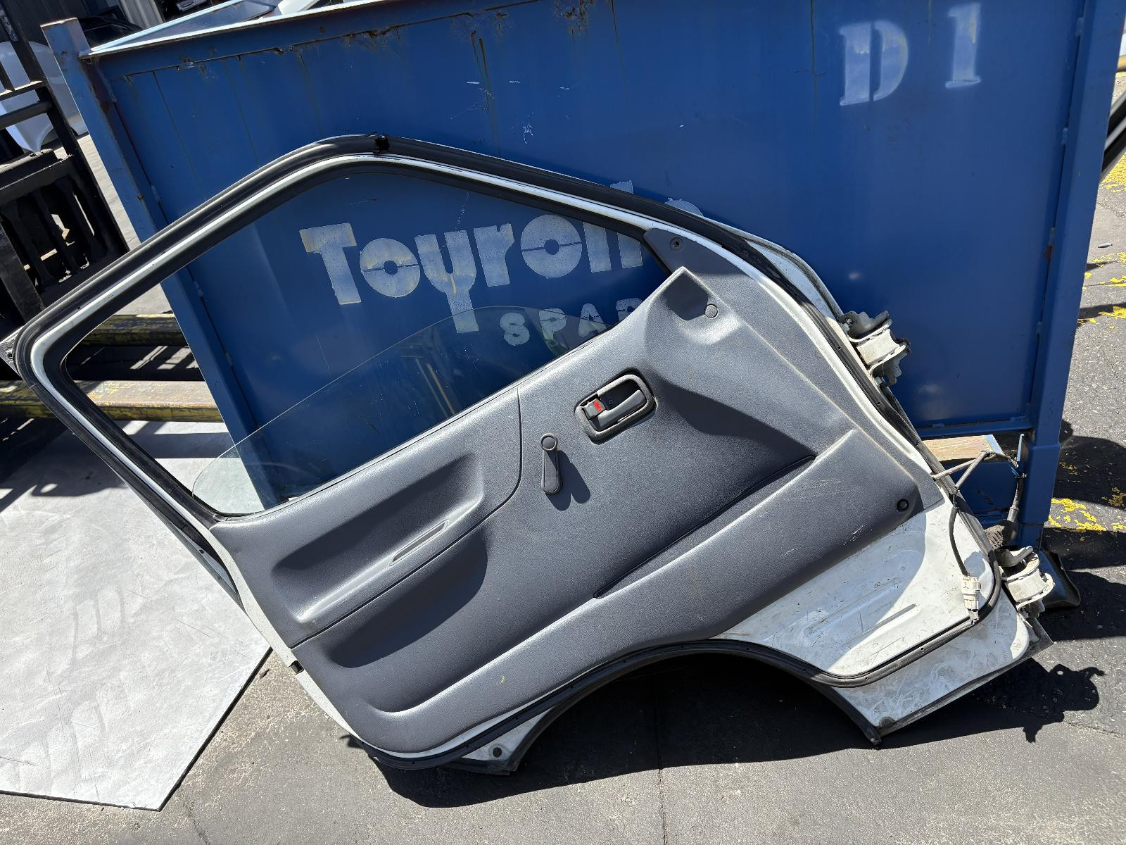 Toyota Hiace Left Front Window Regulator RZH103 11/1989-12/2004