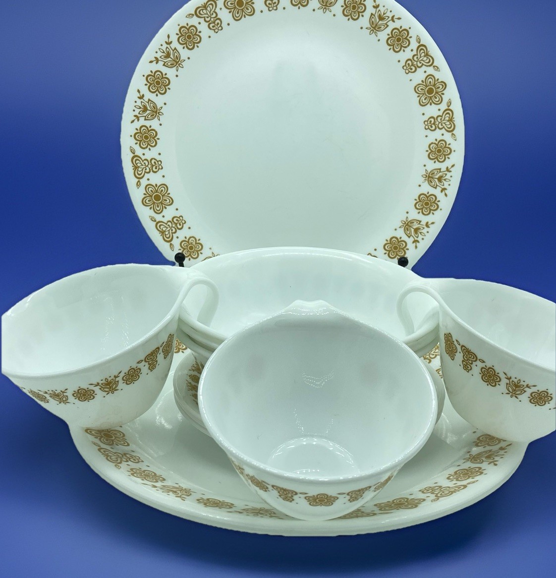 Dinner Plates Bowls Cups Saucers Vintage