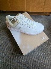 On Running THE ROGER Advantage White Sneakers...