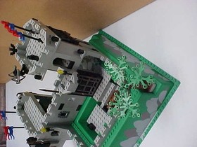 LEGOLAND 6081 KINGS MOUNTAIN FORTRESS COMPLETE WITH BOX VERY NICE 1990