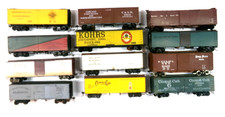 12 HO reefers and boxcars lot 1461