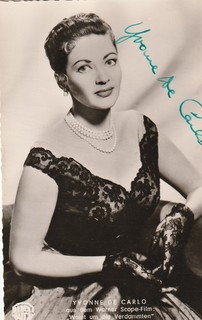 Yvonne De CARLO Salome Where She Danced LILY MUNSTER signed 4x6 photo