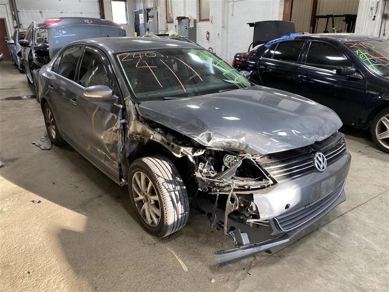 BOMBA INYECCIÓN AIRE SMOG Volkswagen Jetta 2014 14 1367436 Foto 3 de 4