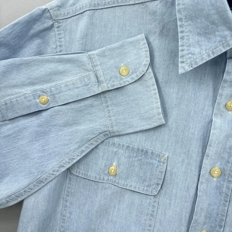 Camisa Bills Khakis Para Hombres Mediana Azul Cambray Botón Delantero Ropa de Trabajo Hecha en EE. UU. Foto 3 de 4