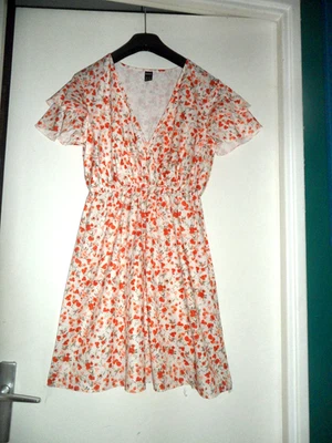 ROBE ETE FINES BRETELLES MC VOLANTEES SHEIN IMPRIME FLORALTAILLE 34 COM NEUVE - Photo 1/4