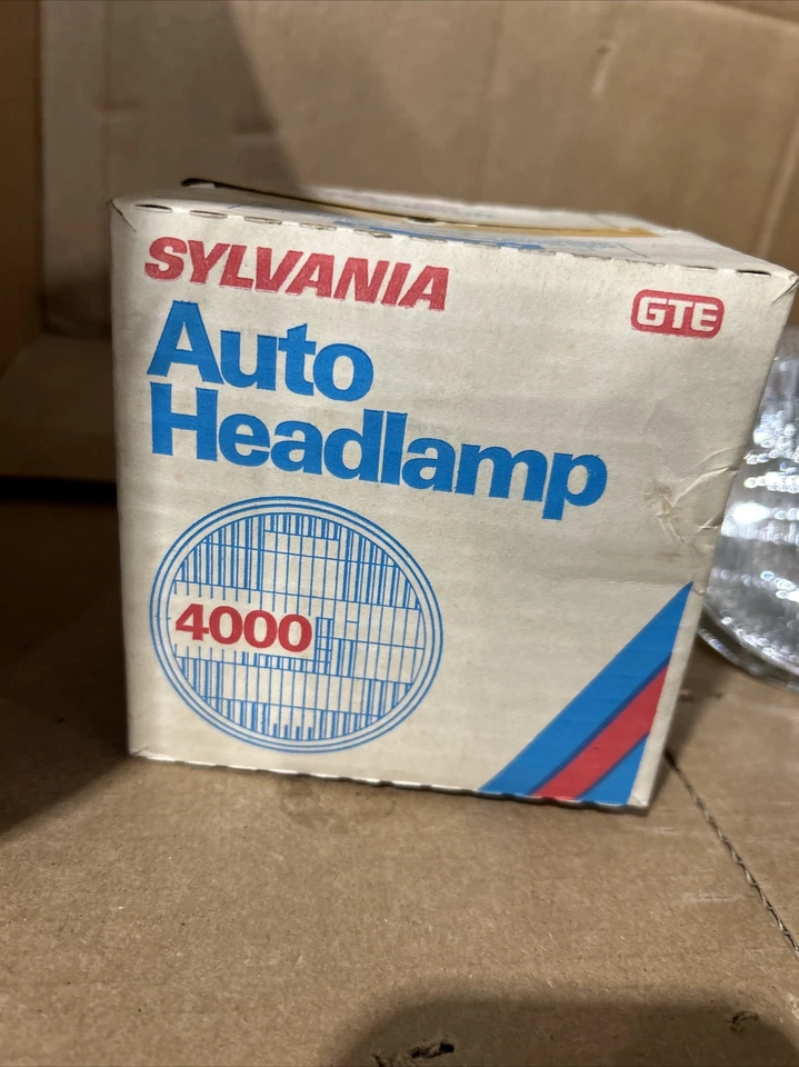 NUEVO GTE SYLVANIA 4000 HAZ SELLADO 12 VOLTIOS 3 CLAVIJAS ENVÍO GRATUITO Foto 2 de 4