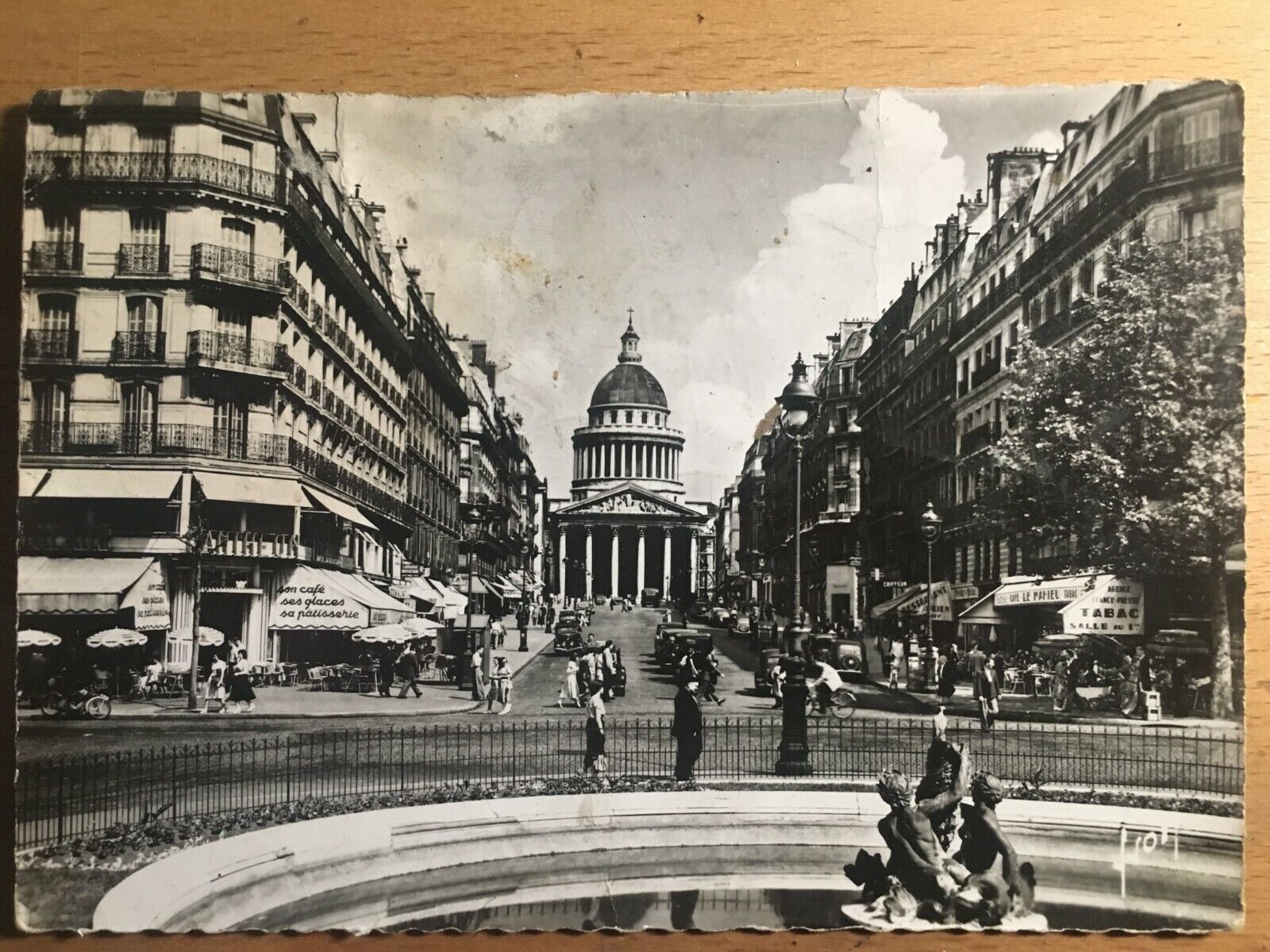 Foto 1 di 2