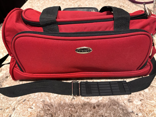 PIERRE CARDIN RED CANVAS CARRY ON GYM WEEKEND TRAVEL BAG SHOULDER/HAND STRAPS - Foto 1 di 6