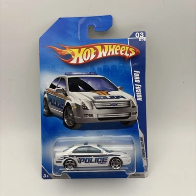 Hot Wheels HW City Works '09 03/10 Ford Fusion 109/166 Police White - Image 1 of 4
