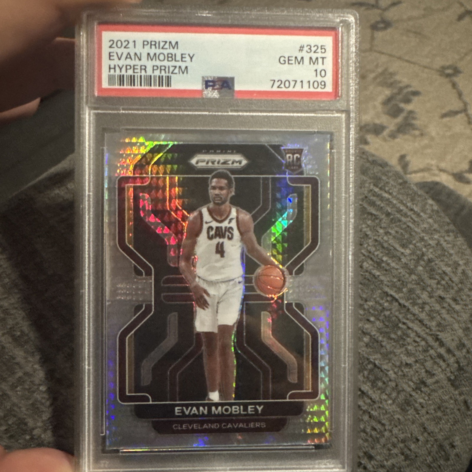 2021-22 Panini Prizm - Evan Mobley #325 Hyper Prizm (RC)