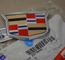 2006-2011 Cadillac DTS Rear Compartment Lid Trunk CREST EMBLEM new OEM 25759441