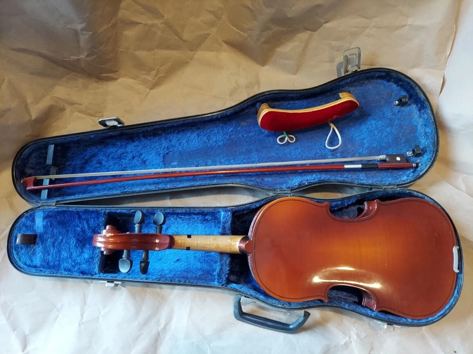 Karl Knilling size 3/4 Violin W/ Case & Bow, Germany. Very Good Condition - Image 3 of 4