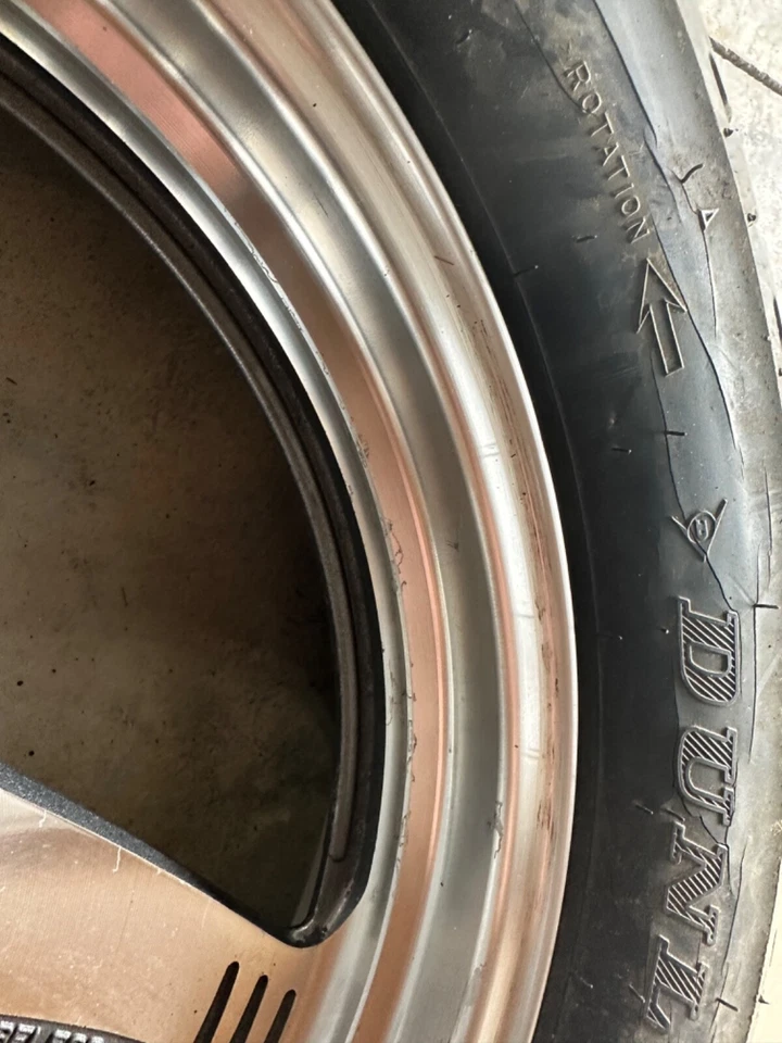 Llanta Suzuki Marauder VZ800 2000 rueda delantera Foto 4 de 4