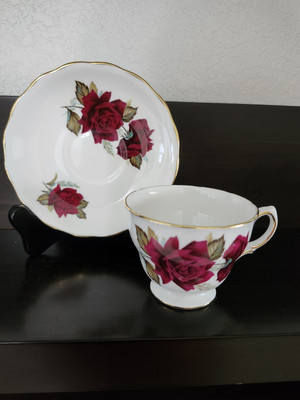 Vintage Royal Vale Rose Flower Teacup &Soucer England