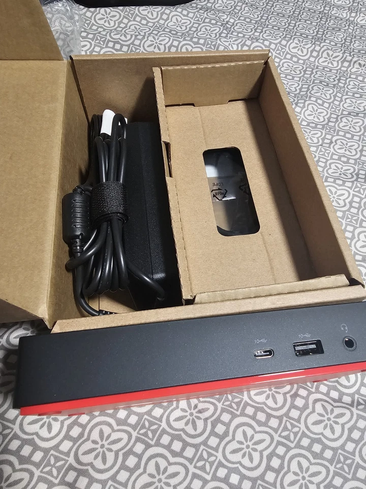 Thinkpad Universal USB C Dock - Image 3 of 3