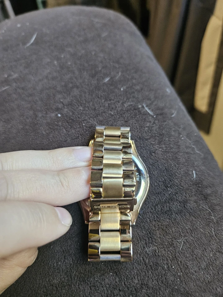 Reloj Michael Kors para Mujer - Modelo MK3181 - Cobre/Bronce - Usado Foto 4 de 4