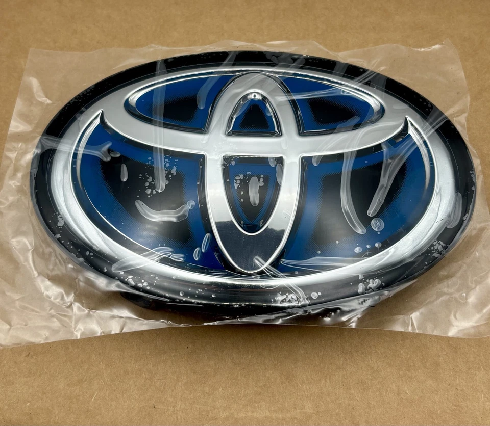 Toyota RAV4 Hybrid Grille Emblem 2019–2025 Blue Logo 53141-33130 - Image 2 of 4