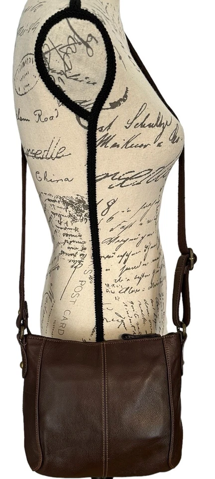 Bolso Bandolera Audrey Brooke Cuero Marrón con Cremallera Superior Correa Ajustable Foto 3 de 4