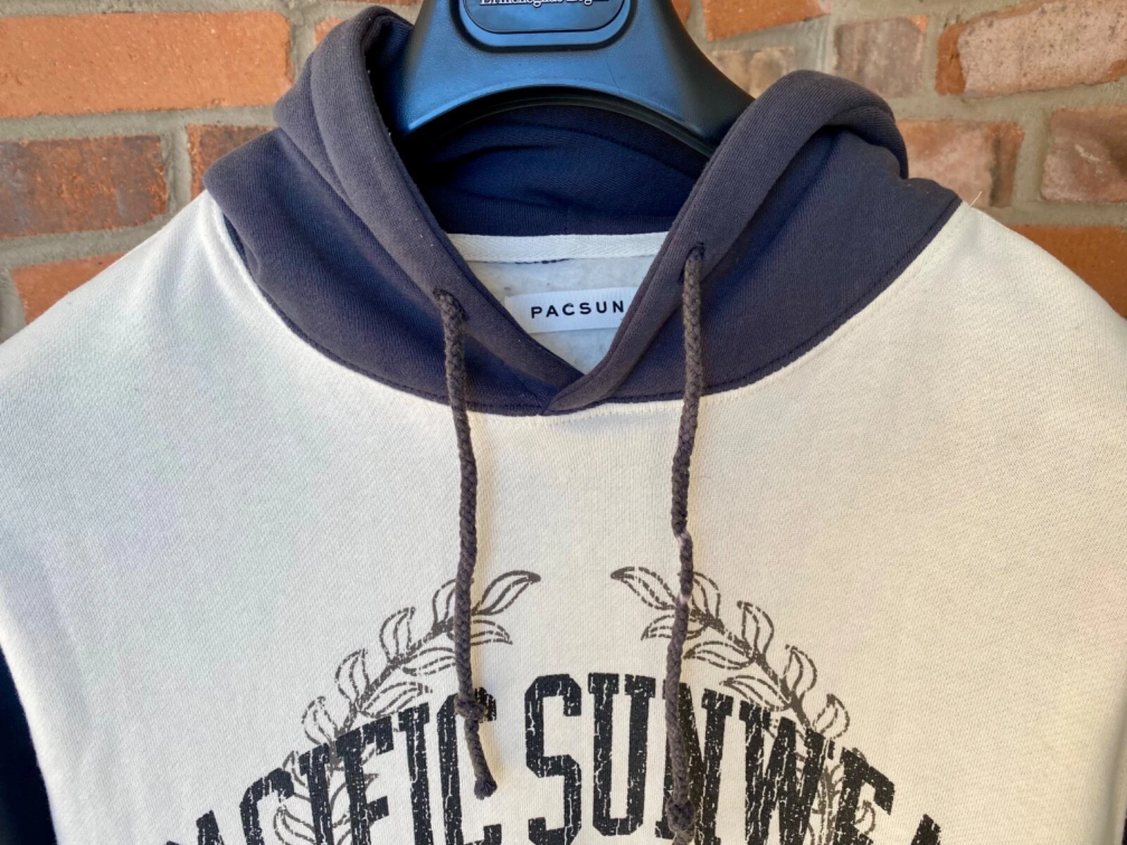 OFF WHITE XCLNT! Felpa con cappuccio pullover Pacific Sunwear Arch logo bianco sporco e marino!